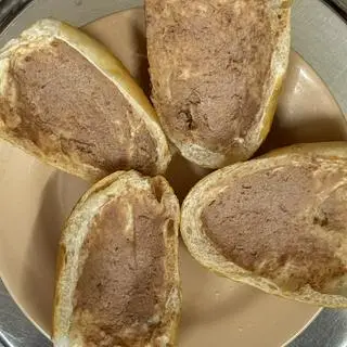 Hình ảnh Bánh mì nướng pate gan (1 ổ)