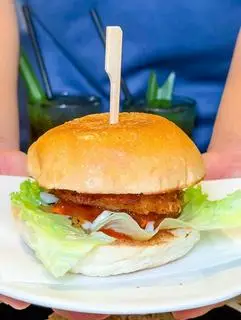 Hình ảnh Burger Trứng - Sốt Me Cay