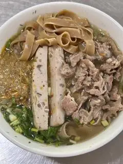 Hình ảnh Bánh đa cua giò bò 