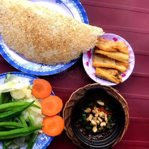 Hình ảnh Cơm cháy khô cá dứa - rau luộc