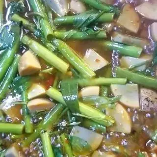 Hình ảnh Hột gà nướng xào me