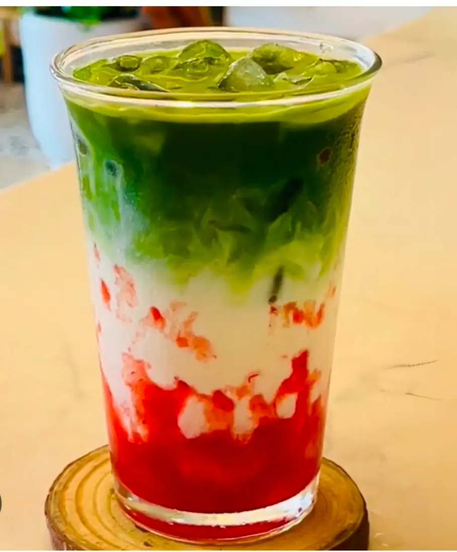 Hình ảnh Matcha latte dâu