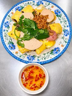 Hình ảnh Bánh cuốn nóng có trứng