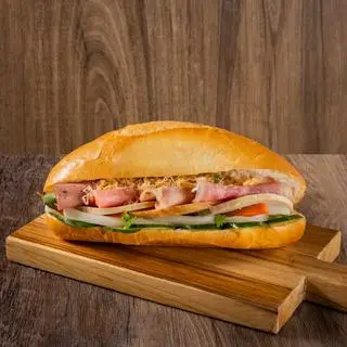 Hình ảnh Bánh mì thịt chả lớn