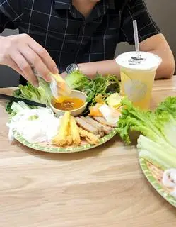 Hình ảnh Nem nướng - trà olong
