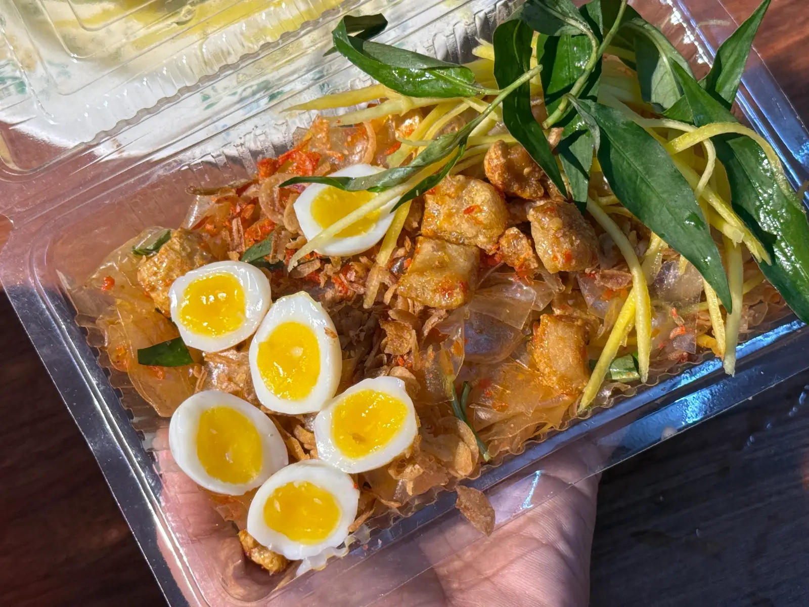 Hình ảnh Bánh tráng trộn trứng tóp mỡ