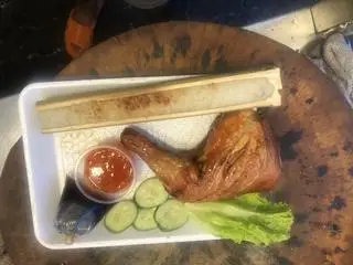 Hình ảnh 1/4 gà cơm lam 