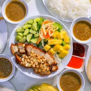 Hình ảnh Bún mắm thịt quay