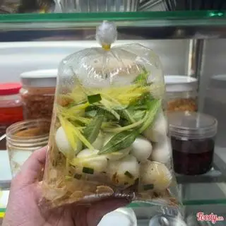 Hình ảnh Bánh tráng trộn mỡ hành tóp mỡ siêu trứng