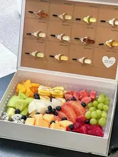 Hình ảnh hộp trái cây cắt sẵn/juice premium