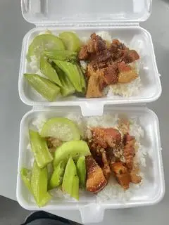 Hình ảnh Cơm thịt kho tiêu thấm đẫm