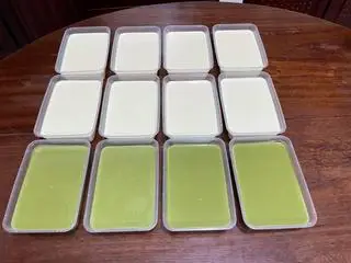 Hình ảnh Chè khúc bạch trà xanh và phô mai (hộp lớn)
