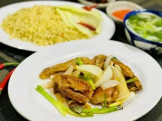 Hình ảnh Cơm Gà Góc Tư Chiên Nước Mắm (1/4 con gà)