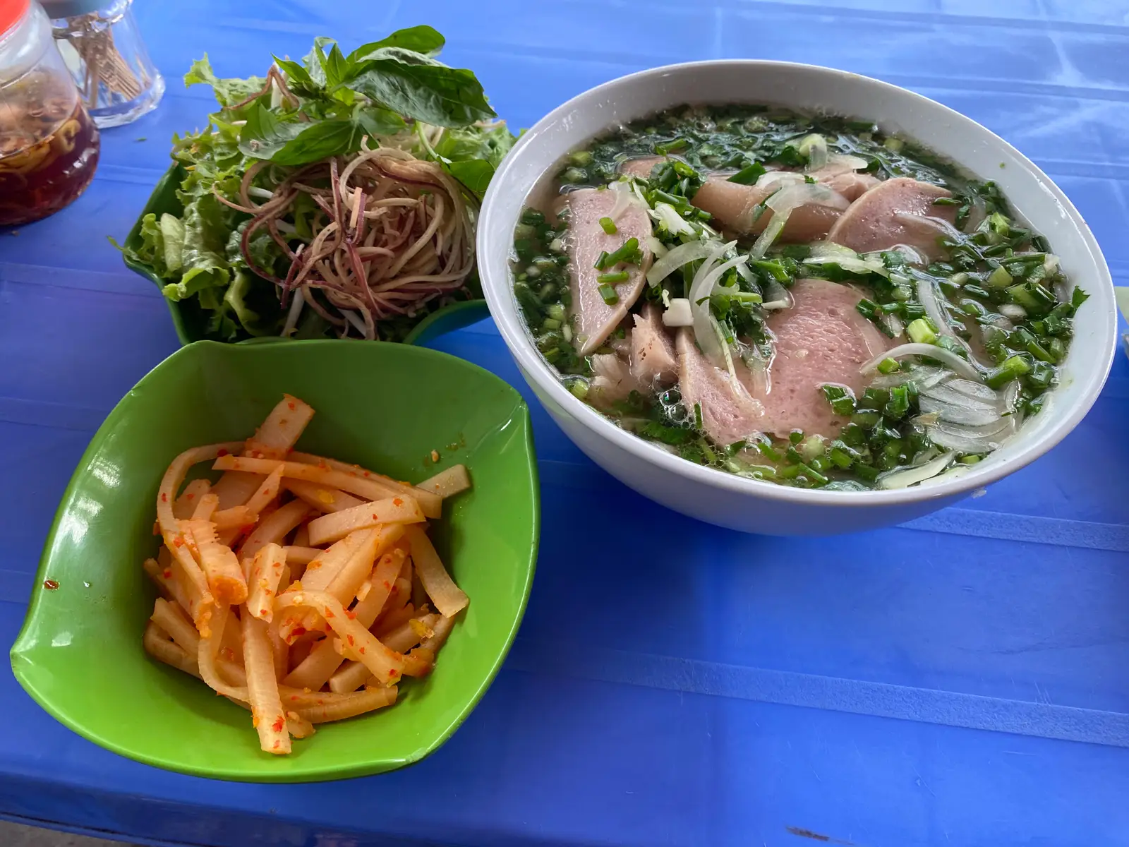 Hình ảnh bún bò Huế không móng 