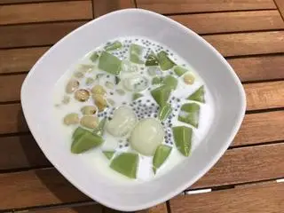 Hình ảnh sữa chua trà xanh trân châu 