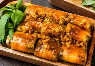 Hình ảnh Bánh tráng cuốn meme