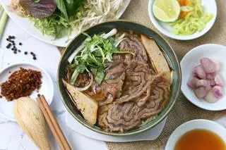 Hình ảnh Bún Bò Gia Truyền KHÔI - [ Thịt - Chả ]
