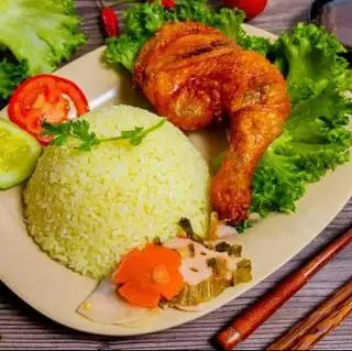 Hình ảnh Xôi gà mắm tỏi góc tư