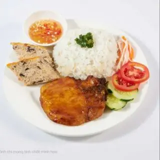 Hình ảnh cơm sườn + bì + chả