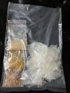Hình ảnh Bánh tráng muối sặc - mỡ tỏi