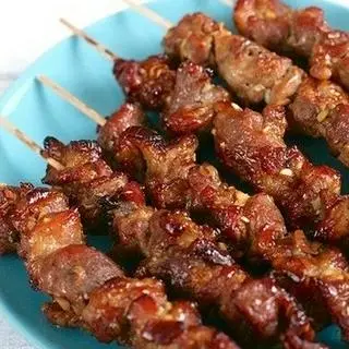 Hình ảnh 5 thịt xiên nướng - Dưa leo - 2 xúc xích - 2 lạp xưởng - 10 nem chua rán