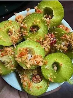 Hình ảnh mận lắc muối ớt