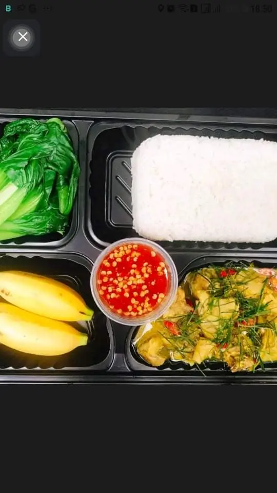 Hình ảnh Combo 17 : Combo gà kho lá chanh (kèm canh, rau, trái cây tráng miệng)