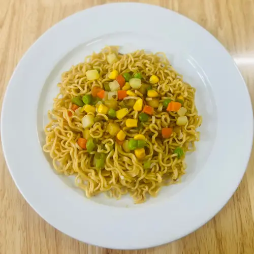 Hình ảnh Mì trộn rau củ
