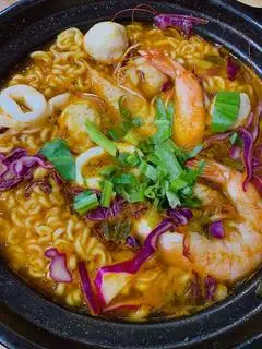 Hình ảnh Mỳ kimchi hải sản