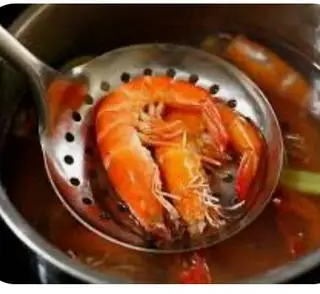 Hình ảnh Tôm luộc - trứng chiên - cơm trắng - đậu bắp -Yaourt 