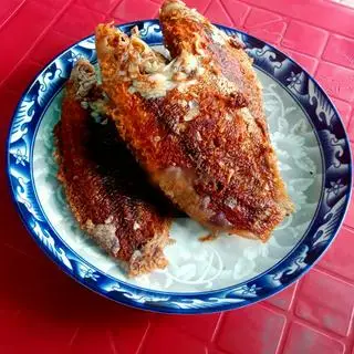 Hình ảnh Cơm cá diêu hồng chiên