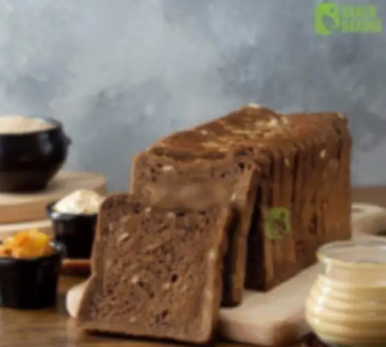 Hình ảnh Bánh mì gối đen mix hạt