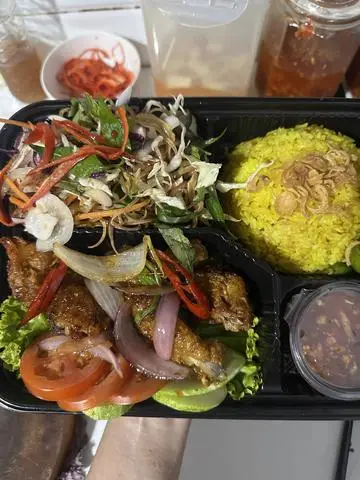 Hình ảnh Gà ta chiên nước mắm