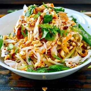 Hình ảnh Bún trộn ức gà