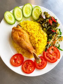Hình ảnh Cơm gà xối mỡ (Má đùi/ đùi tỏi)