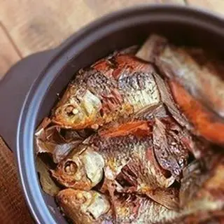 Hình ảnh Cá diếc om tương bần