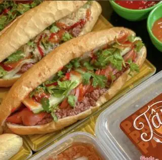 Hình ảnh Bánh mỳ pate - trứng - thịt nướng