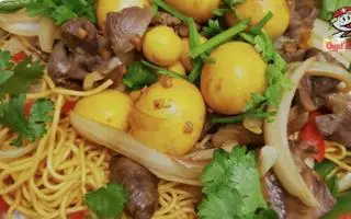 Hình ảnh Trứng gà non xào mì 