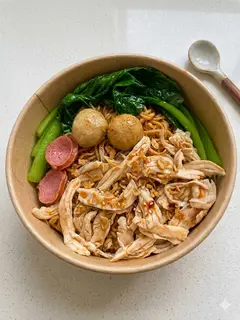 Hình ảnh Mì trộn gà xé xá xíu