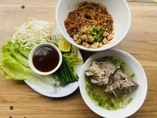 Hình ảnh Hủ Tiếu Khô Xương 