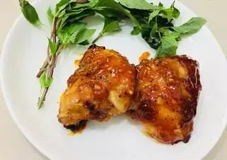 Hình ảnh Má đùi xối mỡ thêm (không cơm)