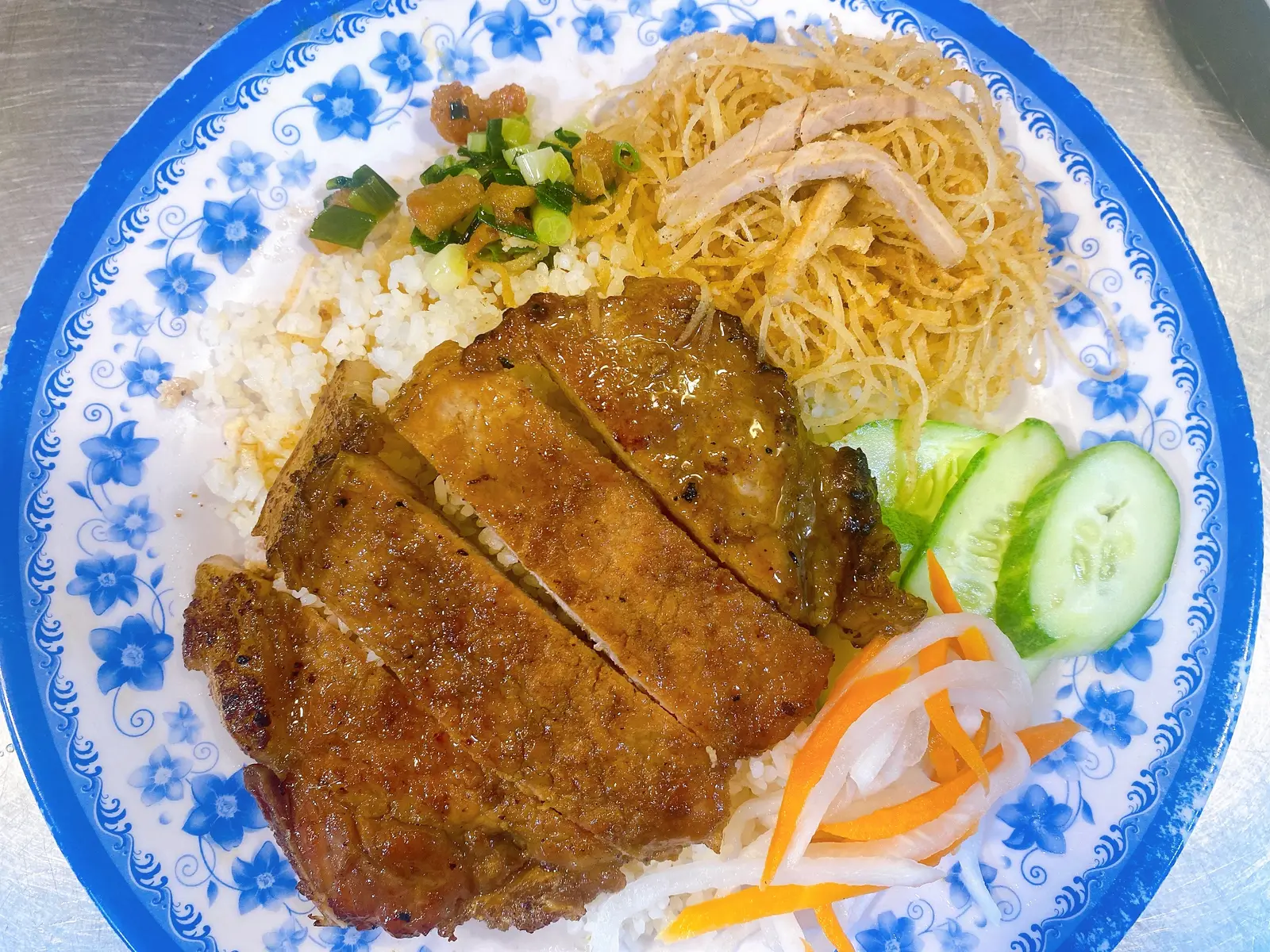 Hình ảnh Cơm tấm sườn - bì
