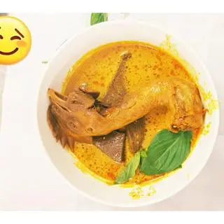 Hình ảnh cổ gà(chưa bao gồm bún hay bánh mì, mì gói) 