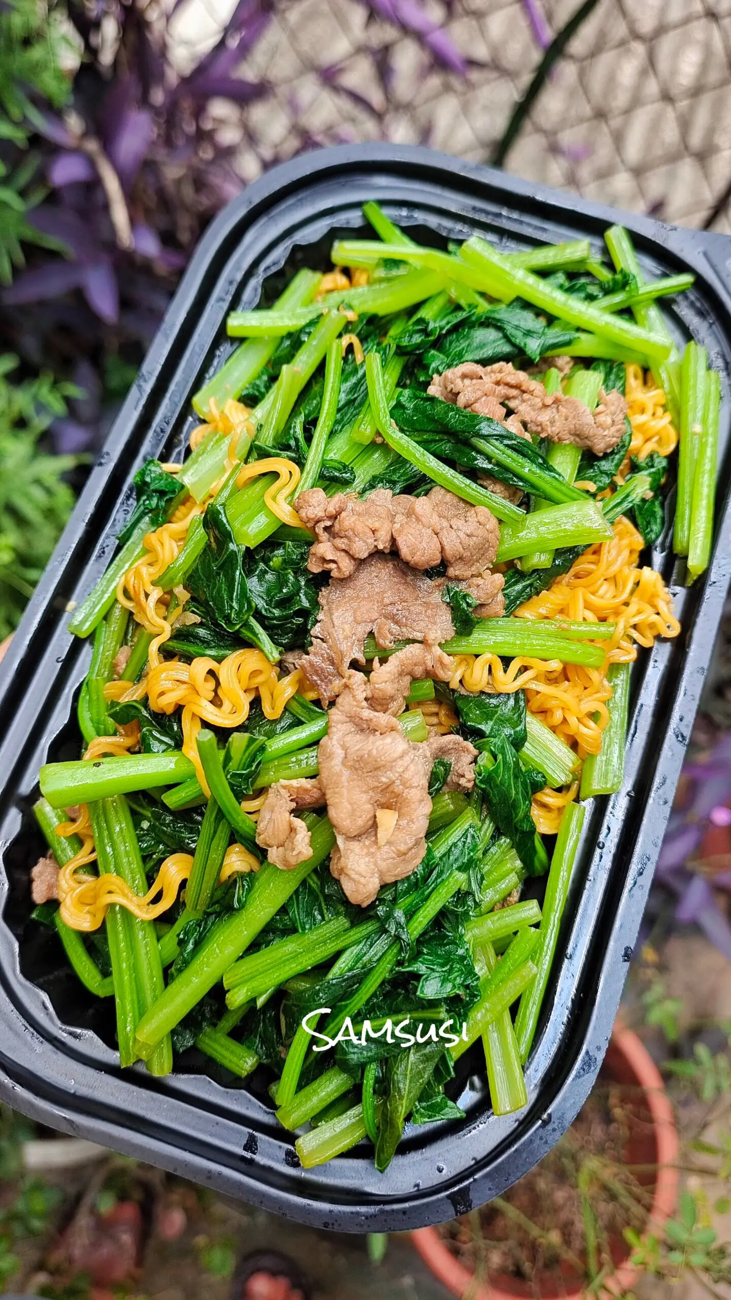 Hình ảnh Mì xào cải bò cay 