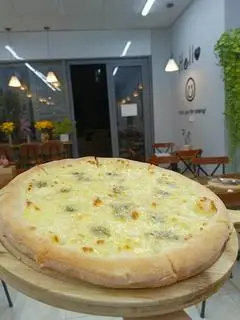 Hình ảnh Quattro Formaggi/pizza 4 loại phomai