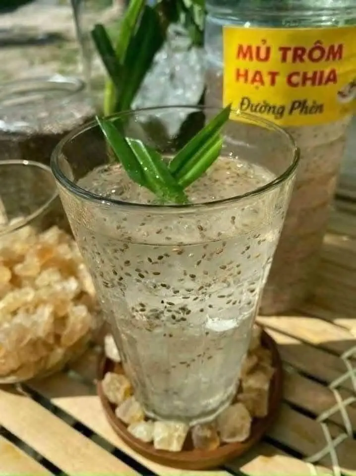 Hình ảnh Mủ Trôm Hạt chia 