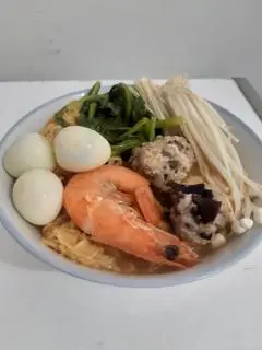 Hình ảnh mỳ chua cay + trứng cút,tôm,mọc