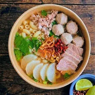 Hình ảnh Nui Đặc Biệt (Thịt Heo + Mọc + Thịt Bằm)