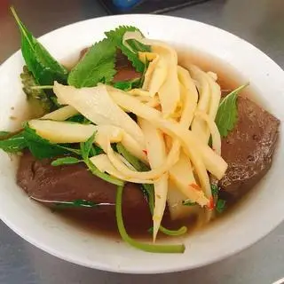 Hình ảnh Tiết luộc chấm mắm gừng