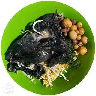 Hình ảnh gà ác tần thêm tim trứng